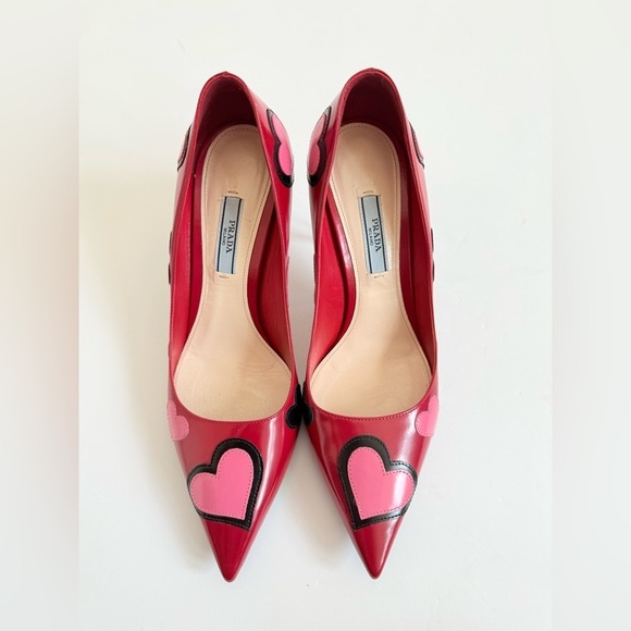 Prada Red Patent Leather Heart Appliquè Pointed Toe Heart Pumps EU 37.5 - Picture 3 of 11